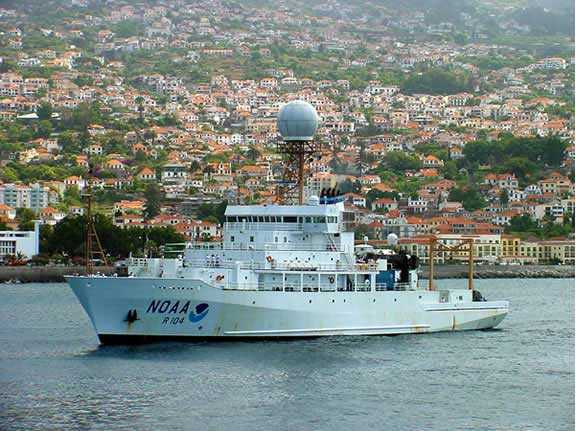 photo of the research vessel Ronald H Brown