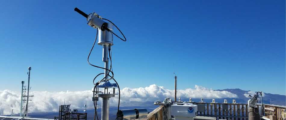 PANDORA spectrometer in Mauna Loa